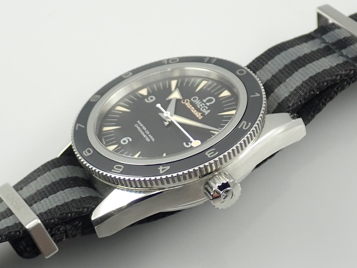 オメガ シーマスター300 スペクター限定モデル Ref.233.32.41.21.01.001 ブラック文字盤 美品 233L0WUS