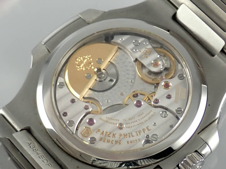 パテックフィリップ ノーチラス Ref.5712/1A-001 ブラックブルー文字盤 中古 nautilus-95