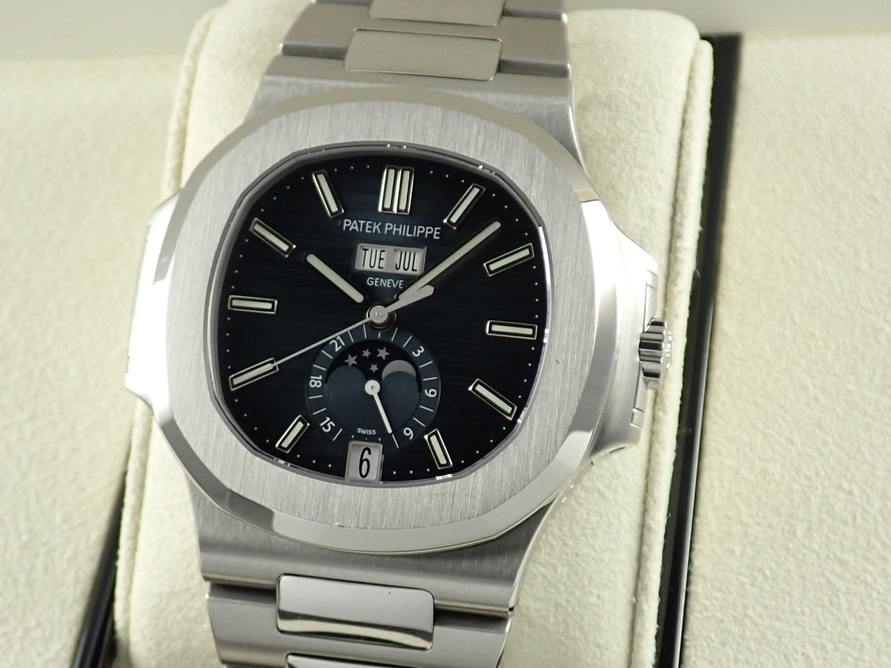 Patek Philippe Nautilus Annual Calendar Blue Dial &lt;Warranty, Box, etc.&gt;