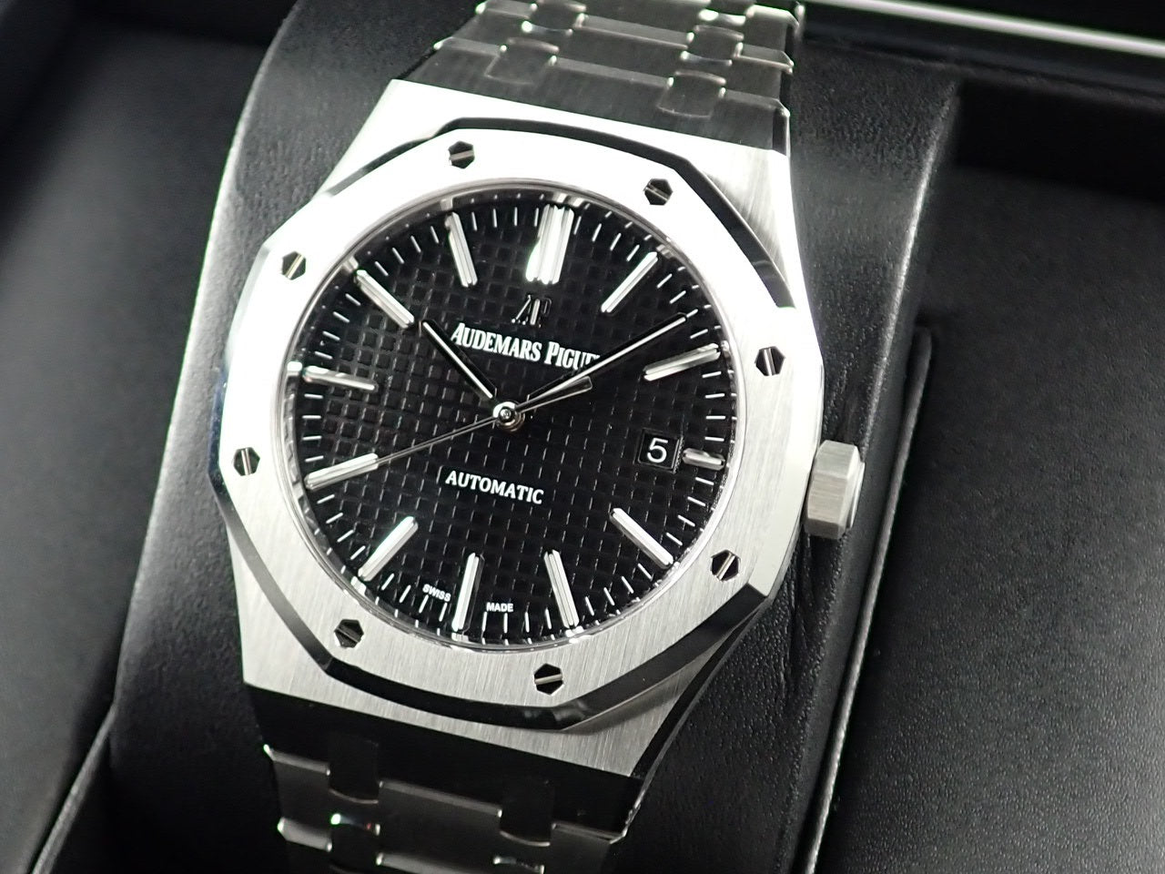 Audemars Piguet Royal Oak Automatic Black Dial &lt;Warranty, Box, etc.&gt;