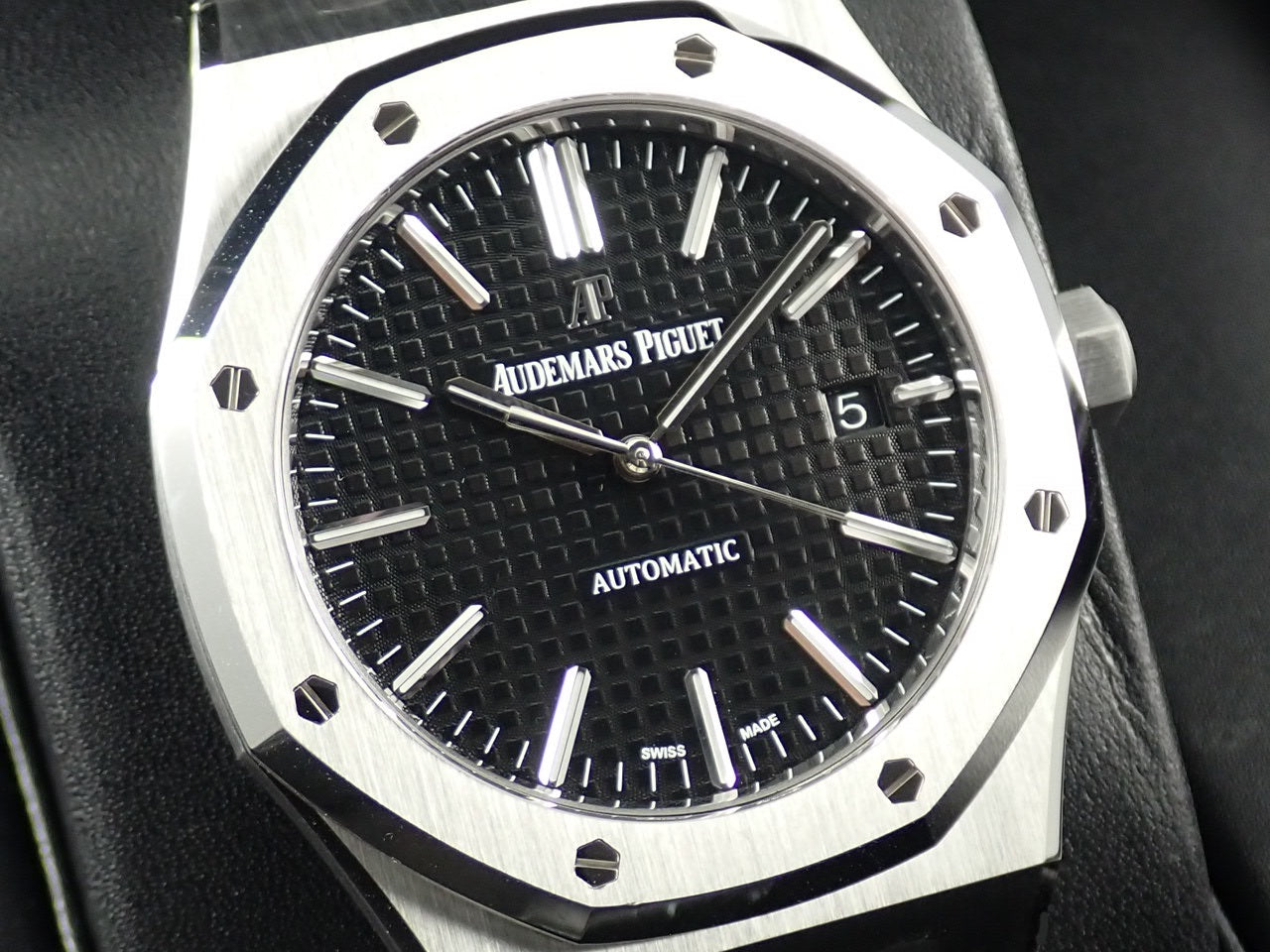 Audemars Piguet Royal Oak Automatic Black Dial &lt;Warranty, Box, etc.&gt;