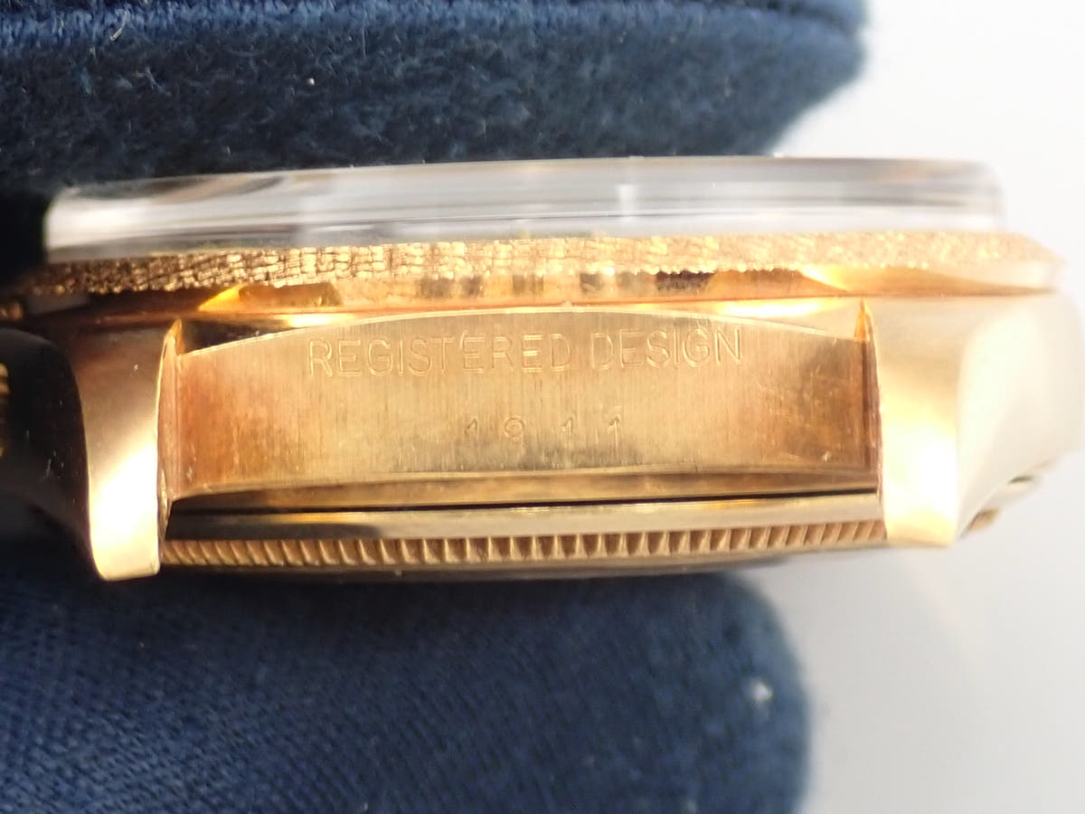 ロレックス デイデイト Ref.1811 シャンパン文字盤 中古 T6WJ3UTR