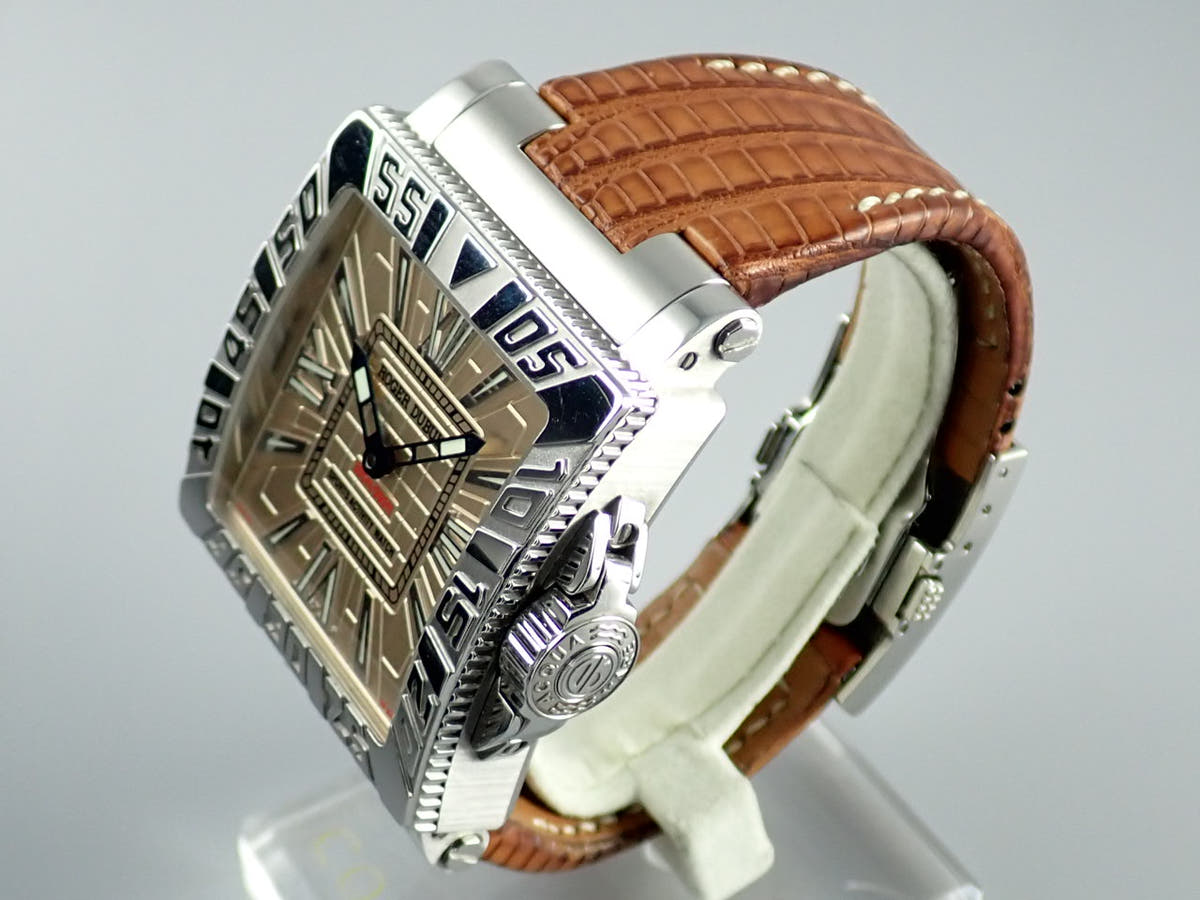 Roger Dubuis Aquamare Ref.GA41149 Champagne dial Used acquamare