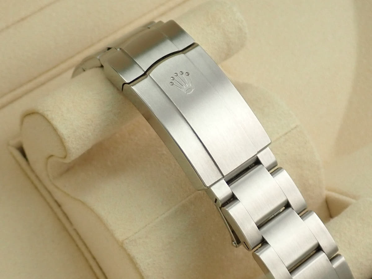 ロレックス エアキング Ref.116900 ブラック文字盤 中古 W8MRSWRX