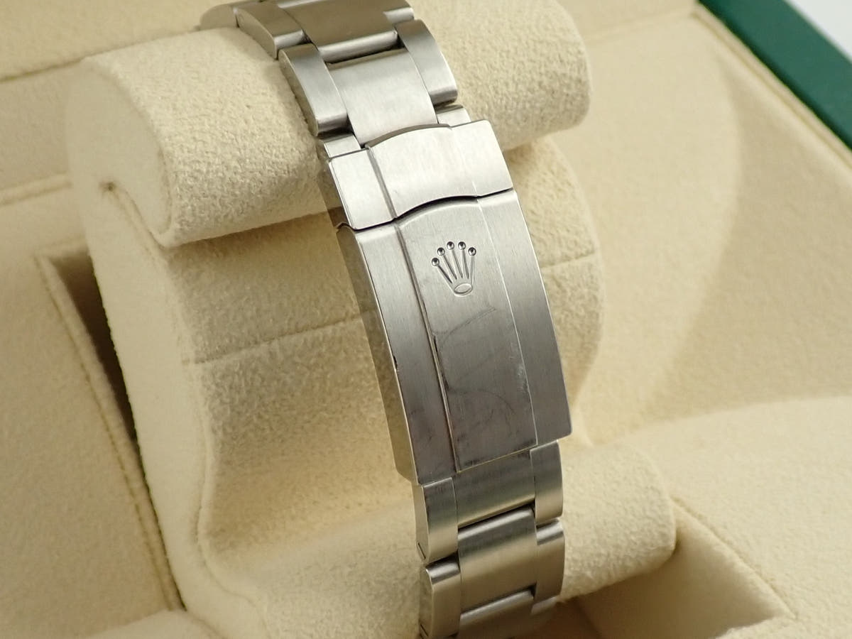 ロレックス エアキング Ref.116900 ブラック文字盤 中古 8SWVRACV