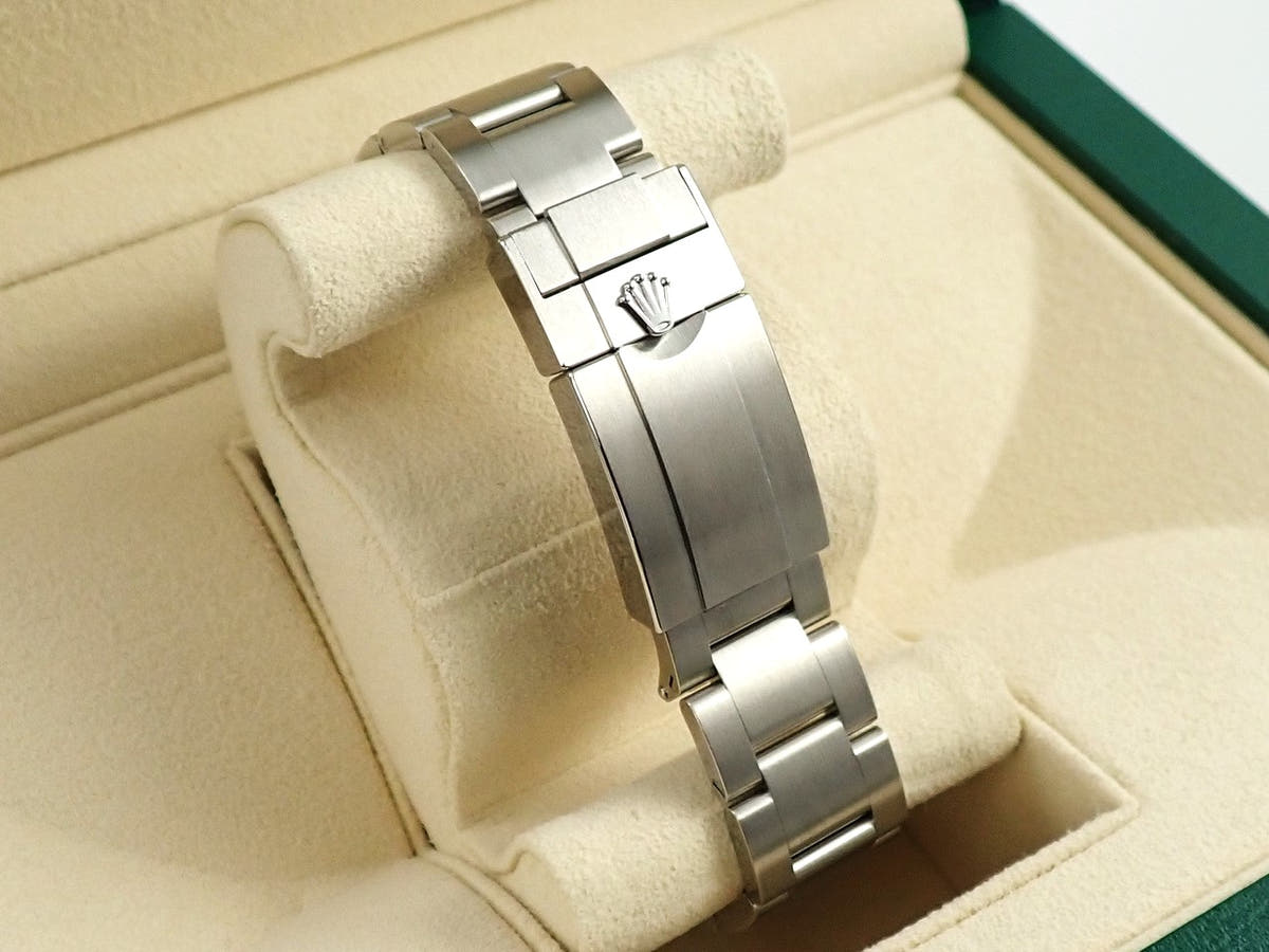 ロレックス エアキング Ref.126900 ブラック文字盤 未使用 8T43W2XX