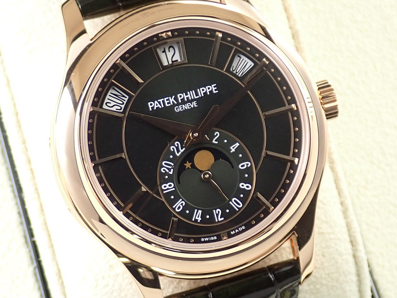 Patek Philippe Annual Calendar &lt;Warranty, Box, etc.&gt;