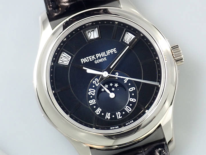 パテックフィリップ アニュアルカレンダー Ref.5205G-013 ホワイトゴールド ブルーブラックグラデーション文字盤
