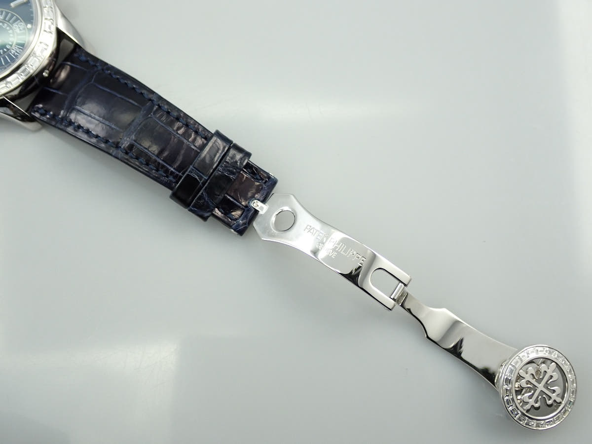 パテックフィリップ アニュアルカレンダー クロノグラフ Ref.5961P-001 マット・ブルー・オパーリン文字盤 美品 M38880AP