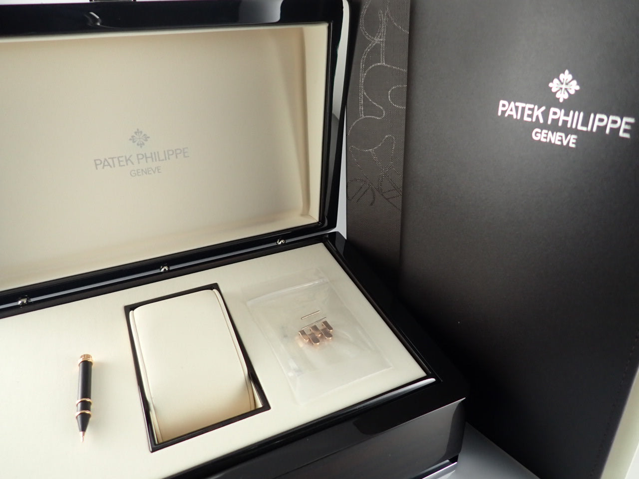 Patek Philippe Annual Calendar &lt;&lt;Warranty, Box, etc.&gt;&gt;