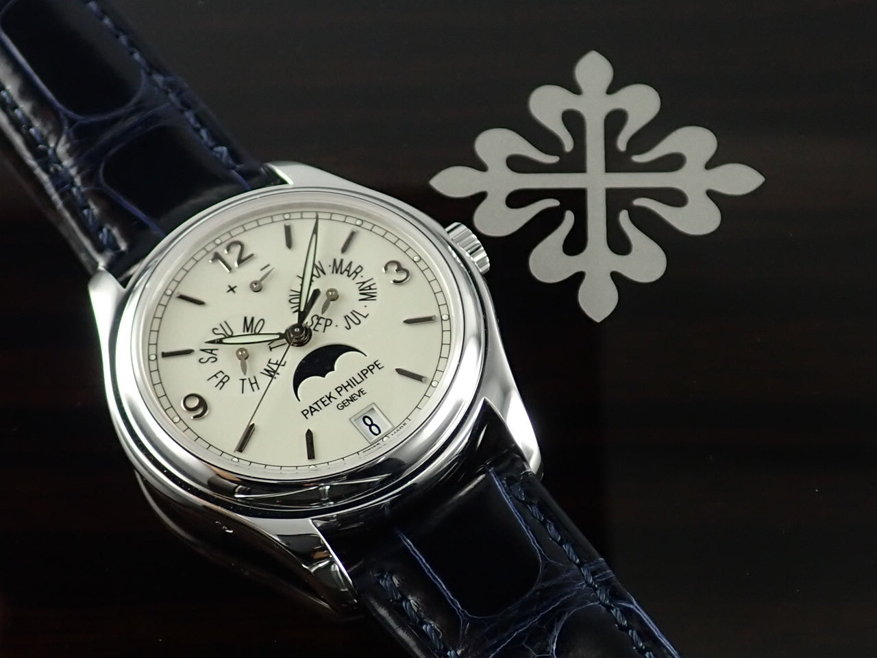 Patek Philippe Annual Calendar &lt;Warranty, Box, etc.&gt;