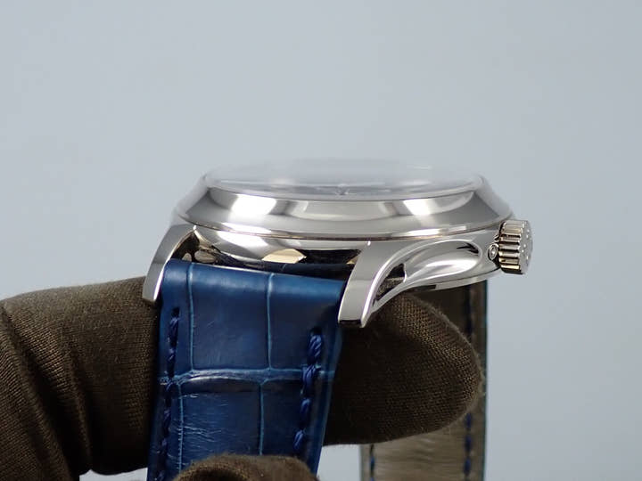 Patek Philippe Annual Calendar Ref. 5205G-013 White Gold Blue-Black Gradated Dial