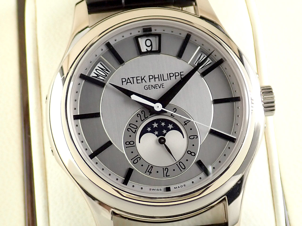 Patek Philippe Annual Calendar &lt;Warranty, Box, etc.&gt;