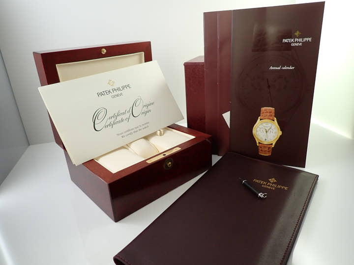 Patek Philippe Annual Calendar <Warranty, Box, etc.>