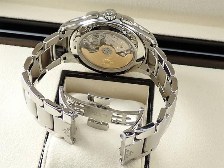 パテックフィリップ アニュアルカレンダー クロノグラフ Ref.5905/1A-001 ステンレススチール オリーブグリーン ソレイユ文字盤