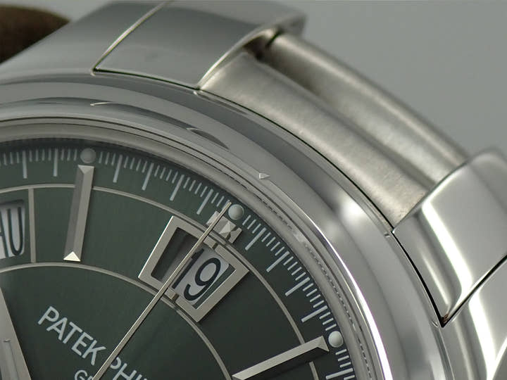 パテックフィリップ アニュアルカレンダー クロノグラフ Ref.5905/1A-001 ステンレススチール オリーブグリーン ソレイユ文字盤
