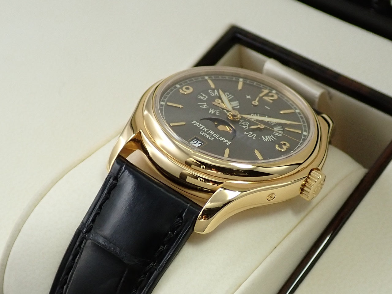 Patek Philippe Annual Calendar Moon Phase &lt;Warranty, Box, etc.&gt;