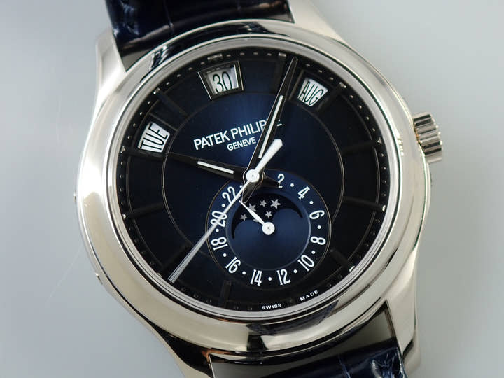 パテックフィリップ アニュアルカレンダー Ref.5205G-013 ホワイトゴールド ブルーブラックグラデーション文字盤
