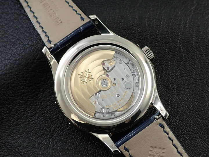 パテックフィリップ アニュアルカレンダー Ref.5205G-013 ホワイトゴールド ブルーブラックグラデーション文字盤