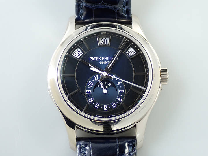 パテックフィリップ アニュアルカレンダー Ref.5205G-013 ホワイトゴールド ブルーブラックグラデーション文字盤