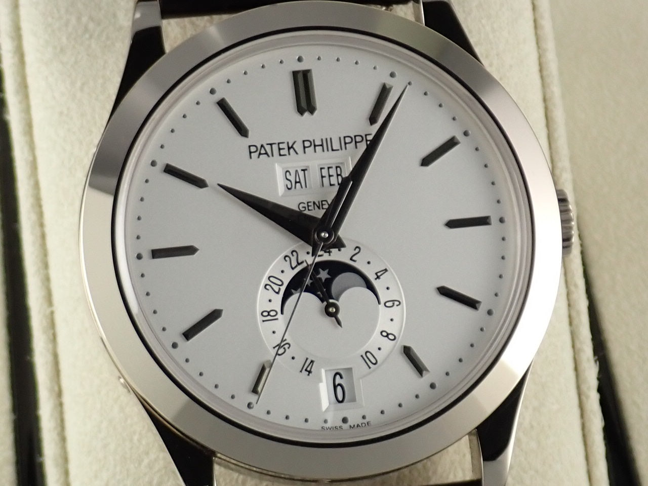 Patek Philippe Annual Calendar Ref.5396G-011