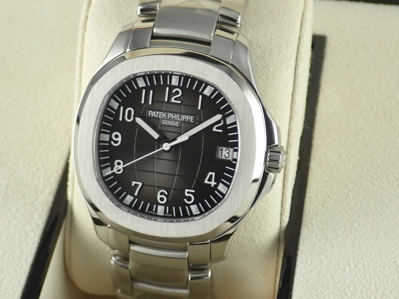 Patek Philippe Aquanaut Extra Large &lt;Warranty, Box, etc.&gt;