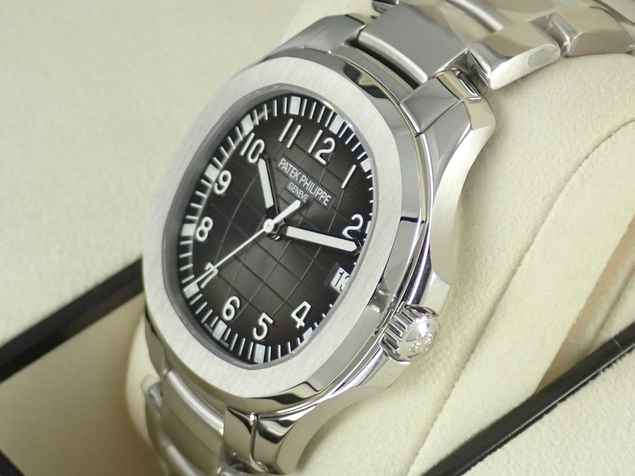 Patek Philippe Aquanaut Extra Large &lt;Warranty, Box, etc.&gt;