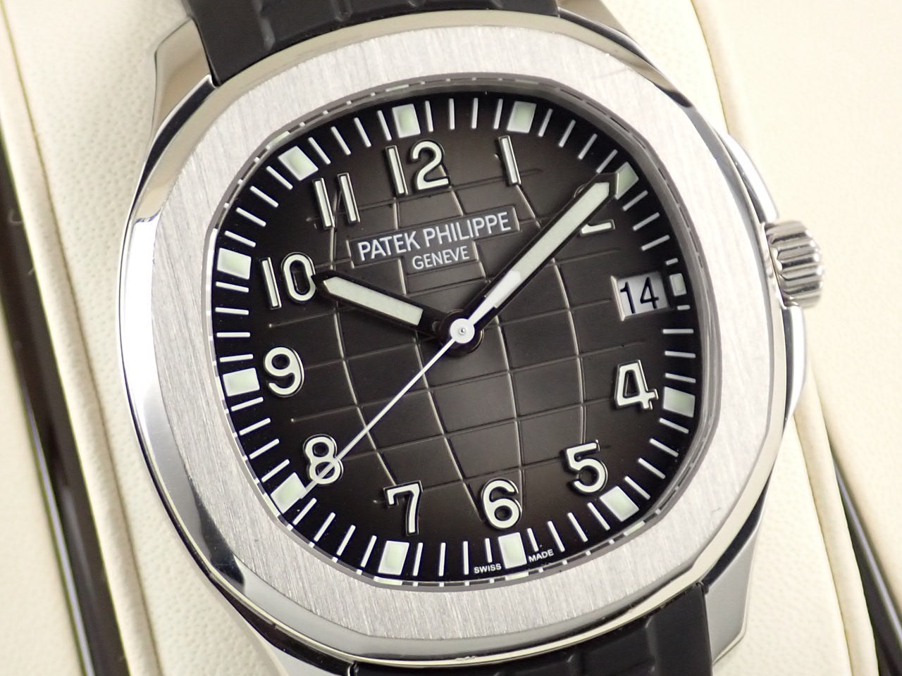 Patek Philippe Aquanaut Extra Large &lt;Warranty, Box, etc.&gt;