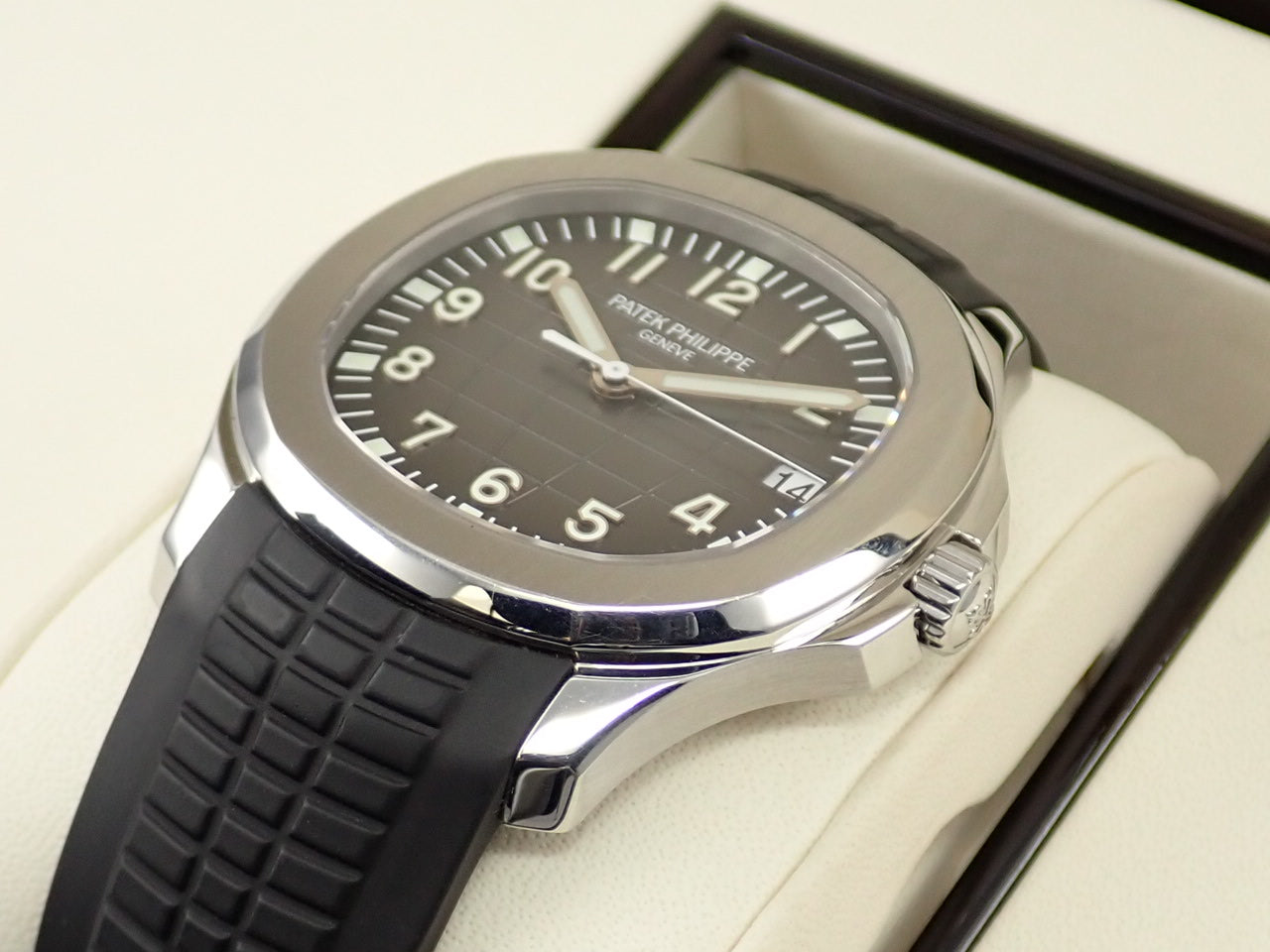 Patek Philippe Aquanaut Extra Large &lt;Warranty, Box, etc.&gt;