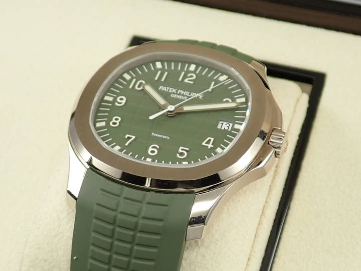 パテックフィリップ アクアノート Ref.5168G-010 ホワイトゴールド カーキグリーン文字盤