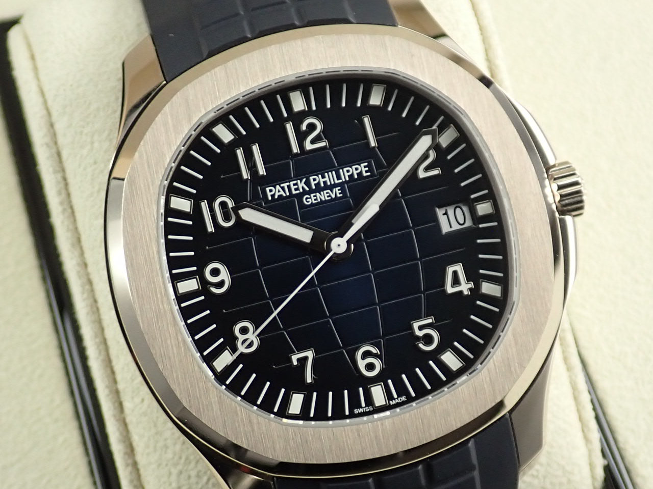 Patek Philippe Aquanaut &lt;Warranty box and other details&gt;