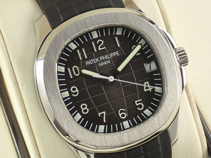 パテックフィリップ アクアノート ラージ Ref.5165A-001 ステンレススチール ブラック文字盤