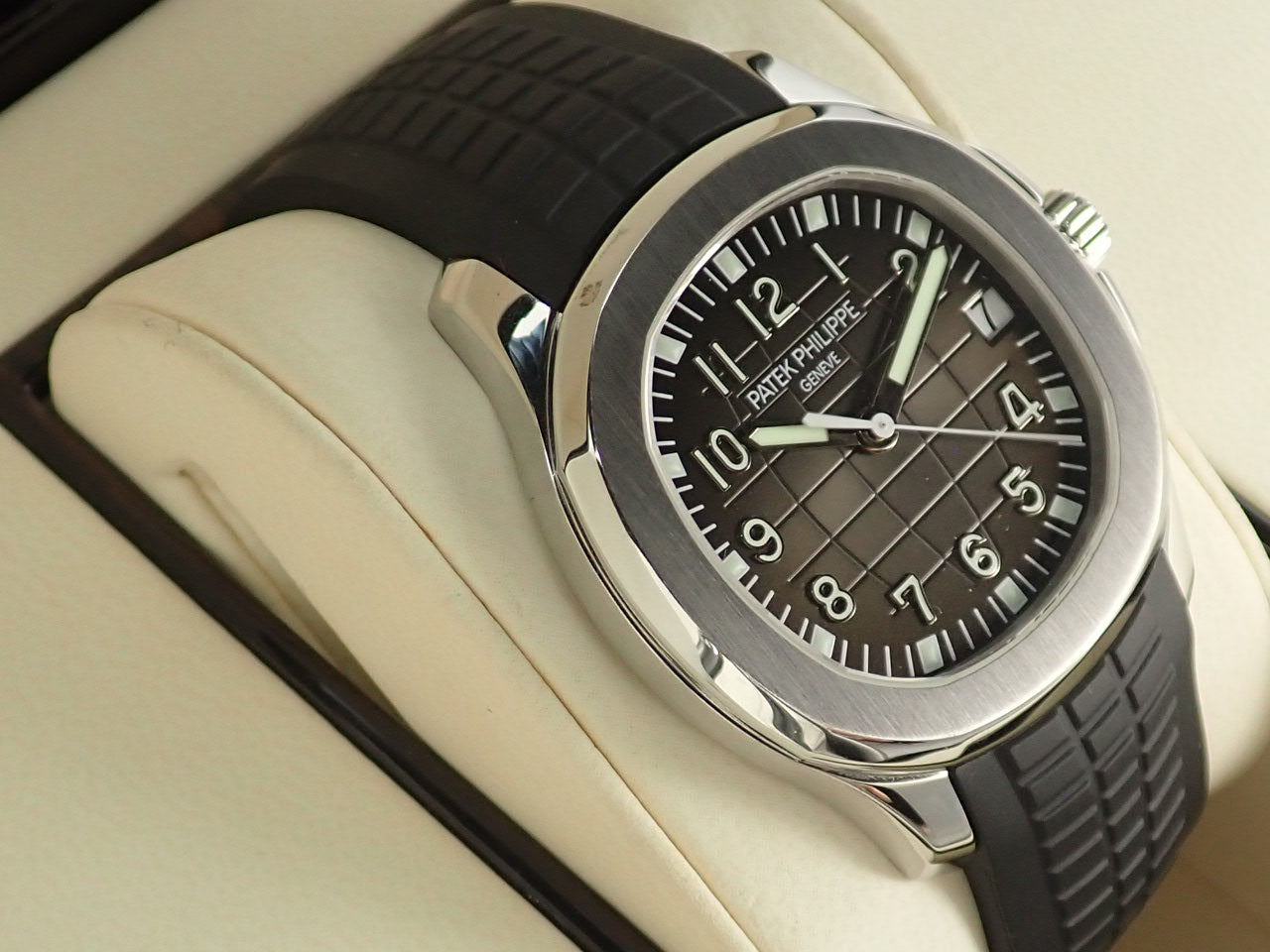 Patek Philippe Aquanaut Large &lt;Warranty, Box, etc.&gt;