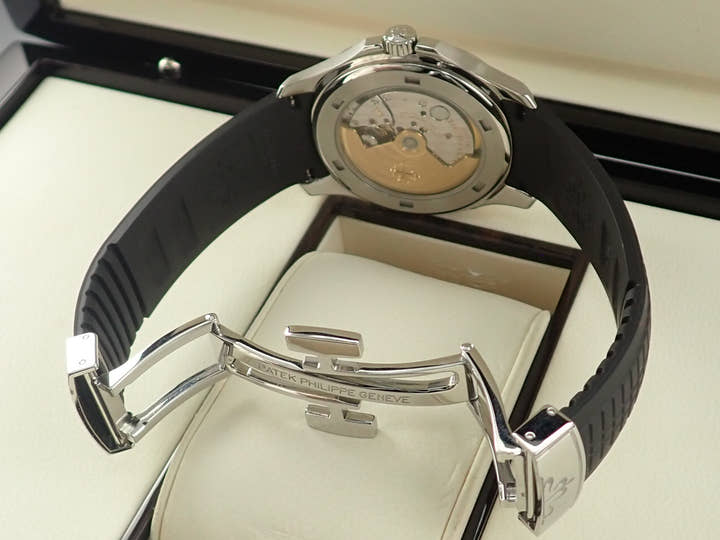 パテックフィリップ アクアノート ラージ Ref.5165A-001 ステンレススチール ブラック文字盤