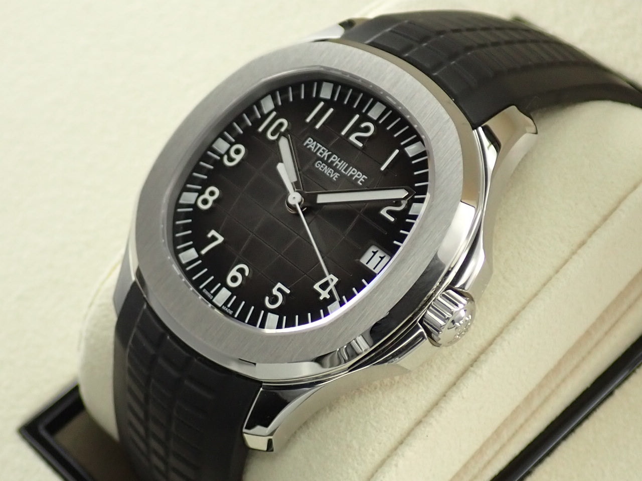 Patek Philippe Aquanaut Extra Large &lt;Warranty, Box, etc.&gt;