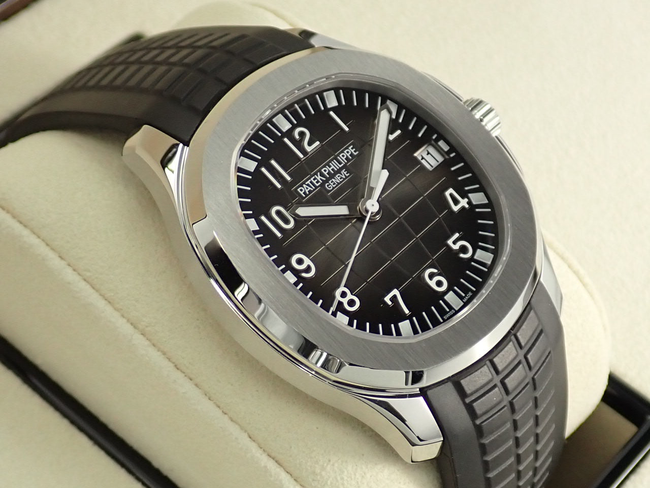 Patek Philippe Aquanaut Extra Large &lt;Warranty, Box, etc.&gt;