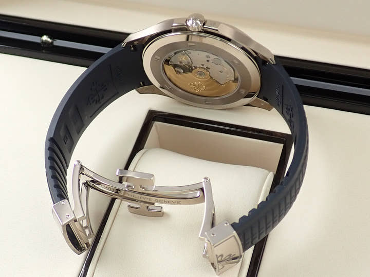 パテックフィリップ アクアノート Ref.5168G-001 ホワイトゴールド ミッドナイトブルー文字盤