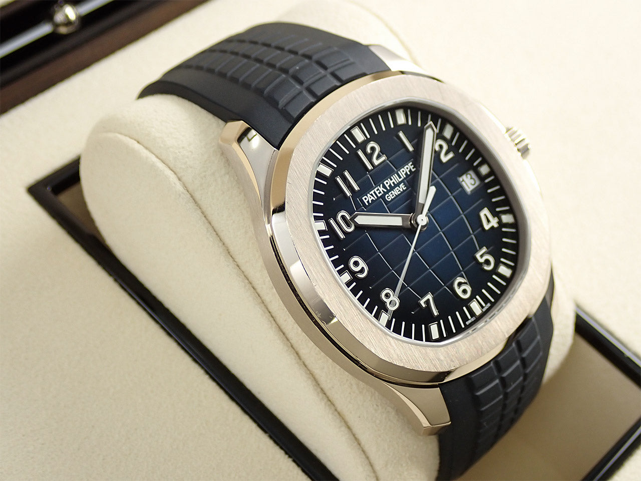 Patek Philippe Aquanaut &lt;Warranty, Box, etc.&gt;