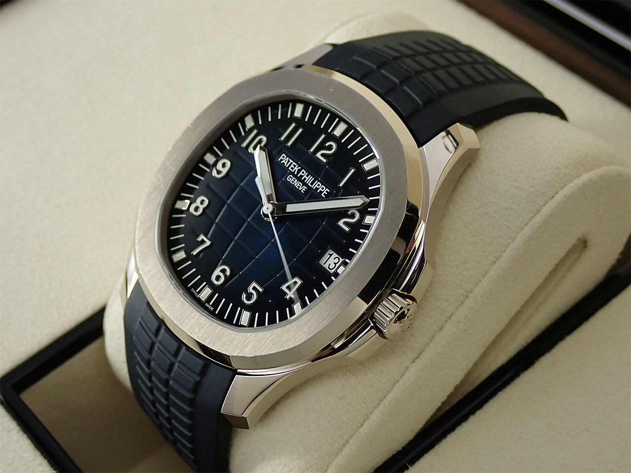 Patek Philippe Aquanaut &lt;Warranty, Box, etc.&gt;