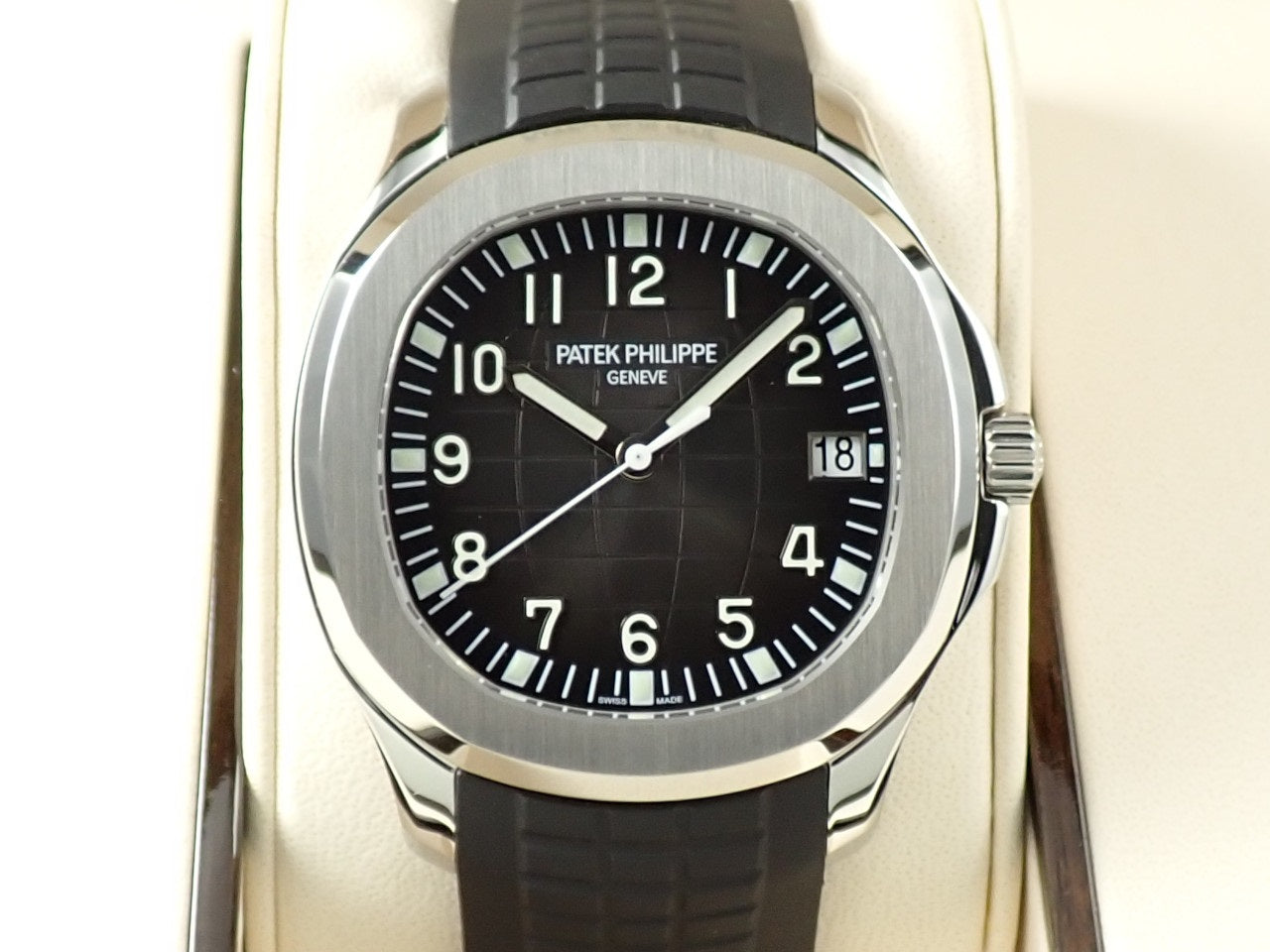 Patek Philippe Aquanaut Extra Large &lt;Warranty, Box, etc.&gt;