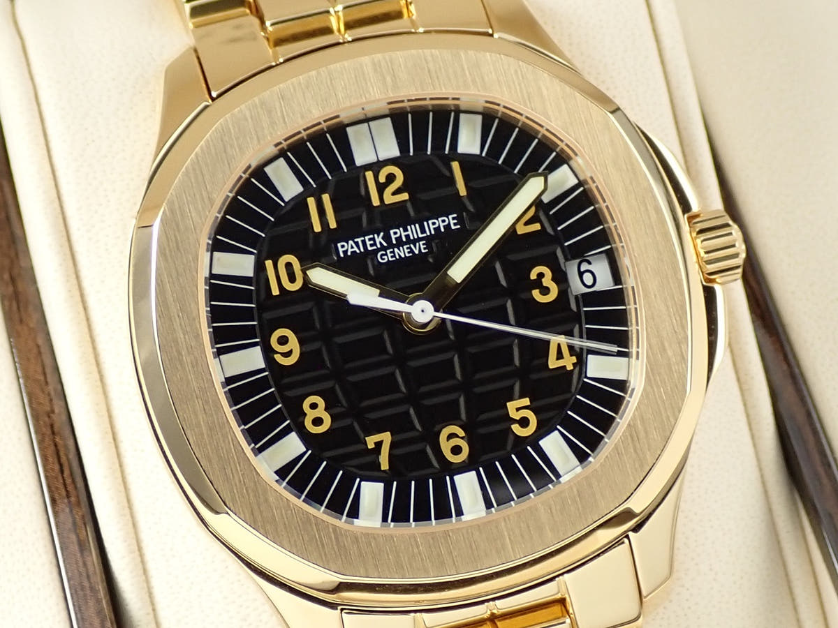 パテックフィリップ アクアノート Ref.5065J-001 ブラック文字盤 美品 VAC17Y8A