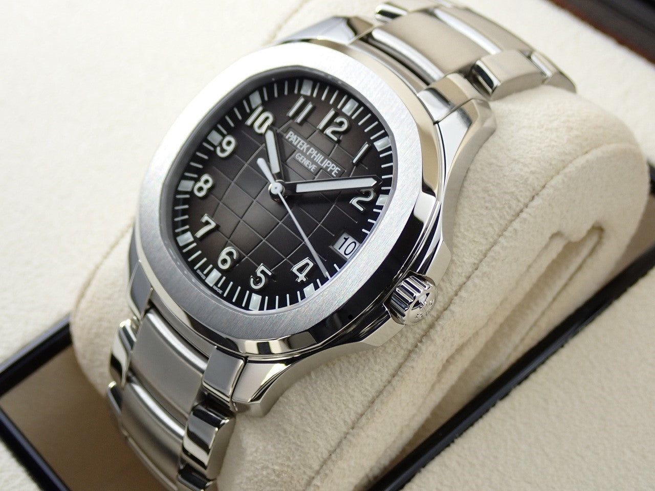 Patek Philippe Aquanaut &lt;Warranty, Box, etc.&gt;