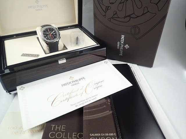 Patek Philippe Aquanaut Ref.5968A-001 Black Dial Used aquanaut-38