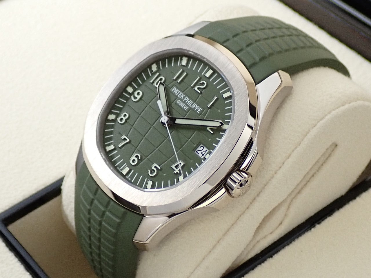 Patek Philippe Aquanaut &lt;Warranty, Box, etc.&gt;