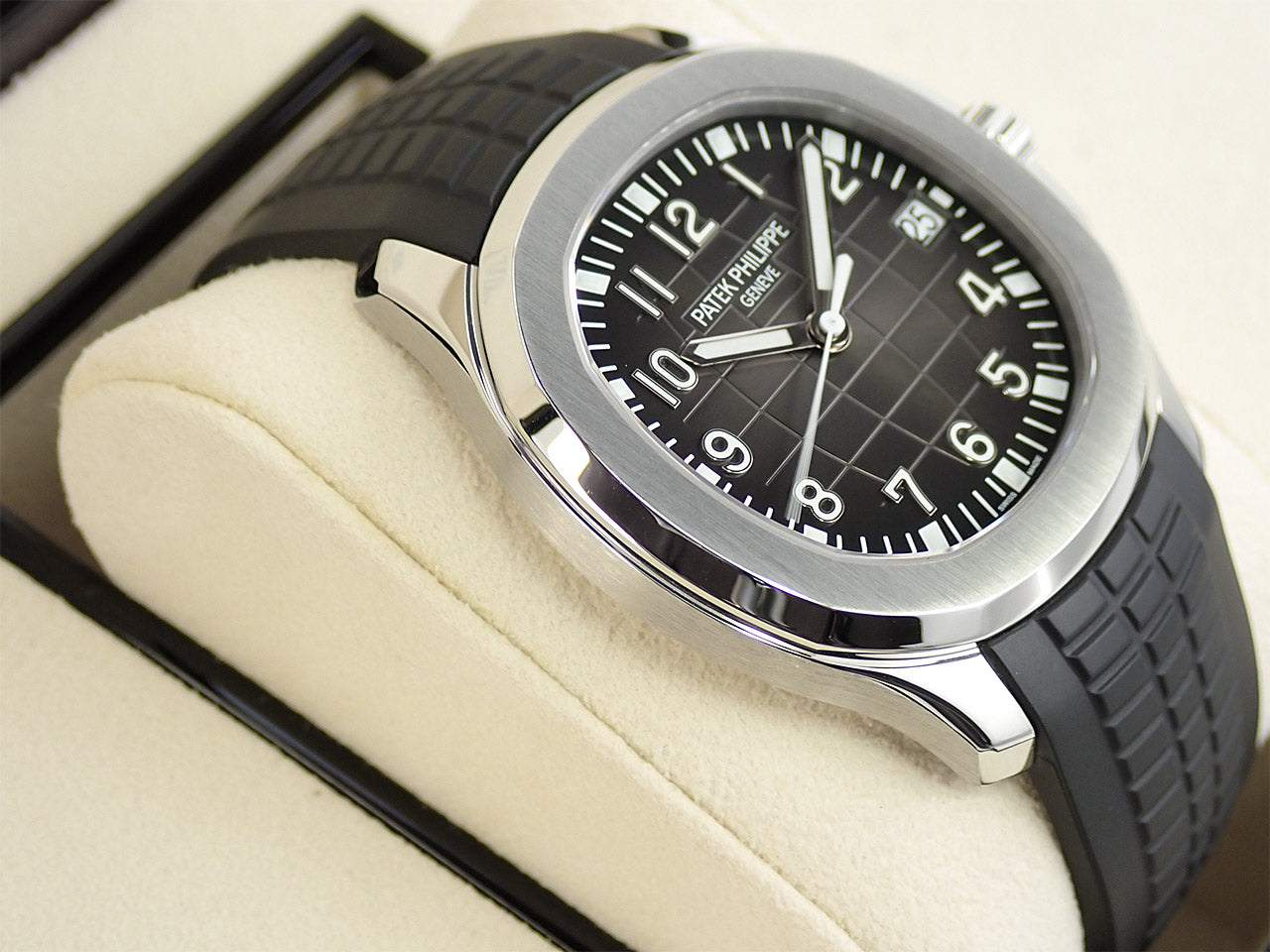 Patek Philippe Aquanaut Extra Large &lt;Warranty, Box, etc.&gt;