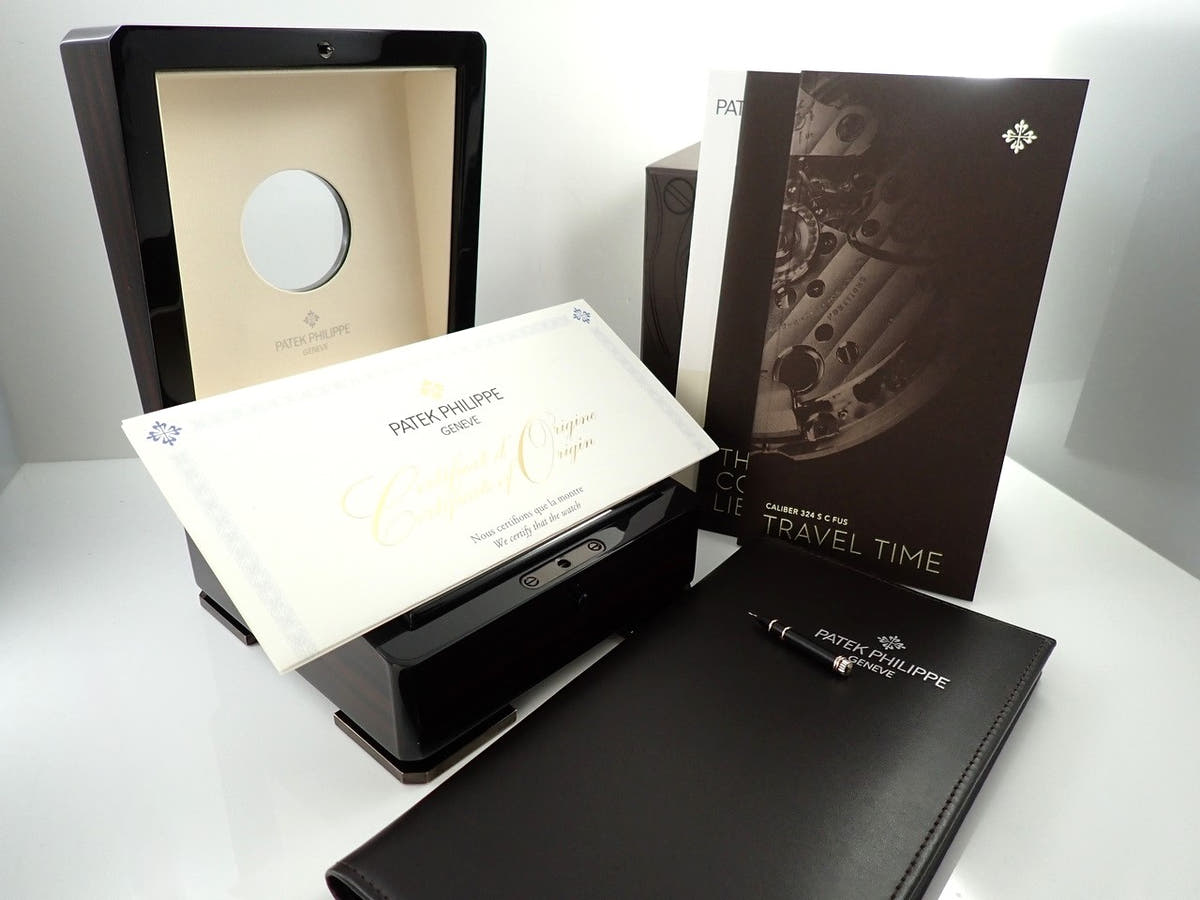 パテックフィリップ アドバンストリサーチ アクアノート・トラベルタイム Ref.5650G-001 ブルー文字盤 中古 X268R4J3