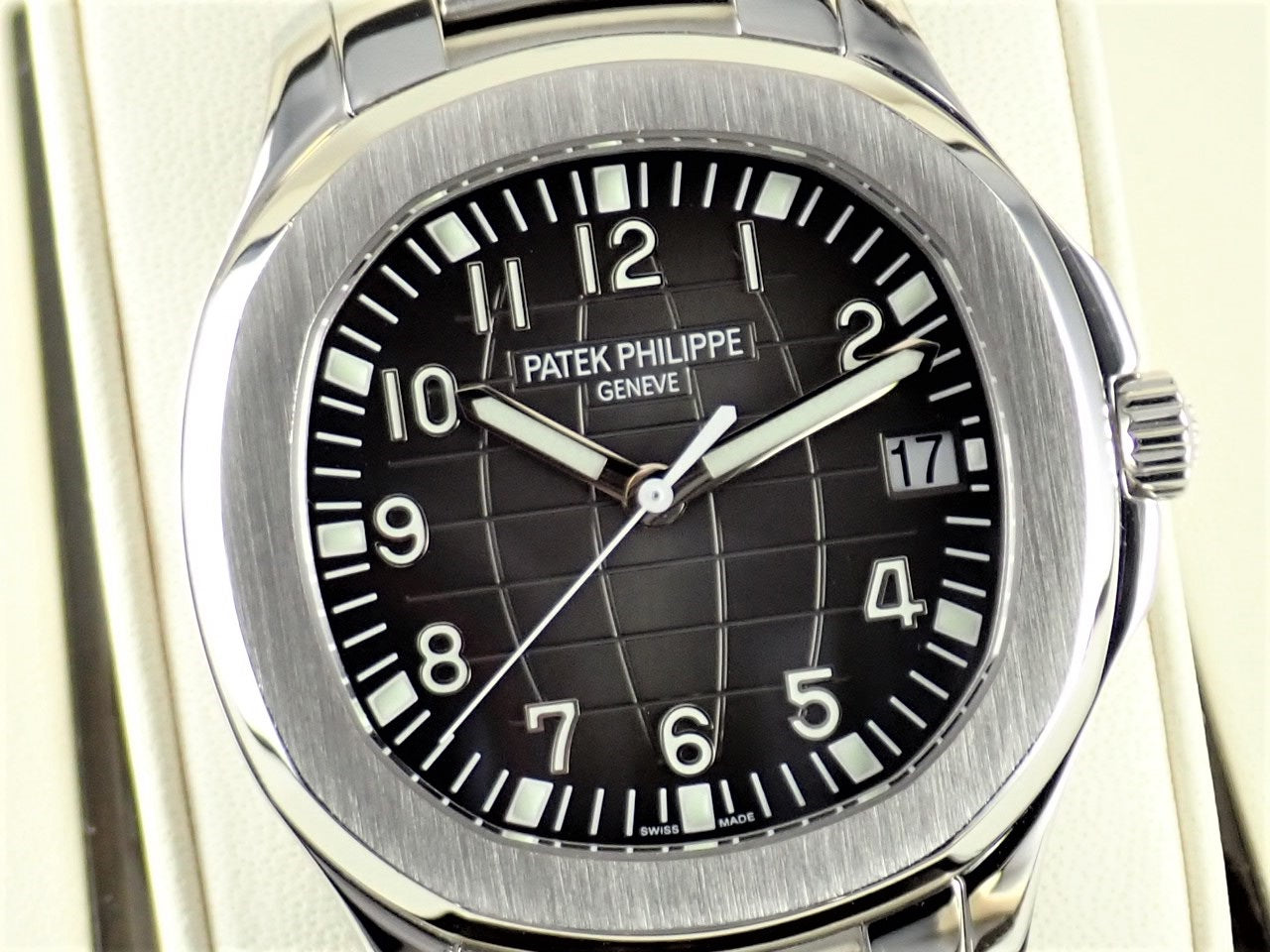 Patek Philippe Aquanaut Extra Large &lt;Warranty, Box, etc.&gt;