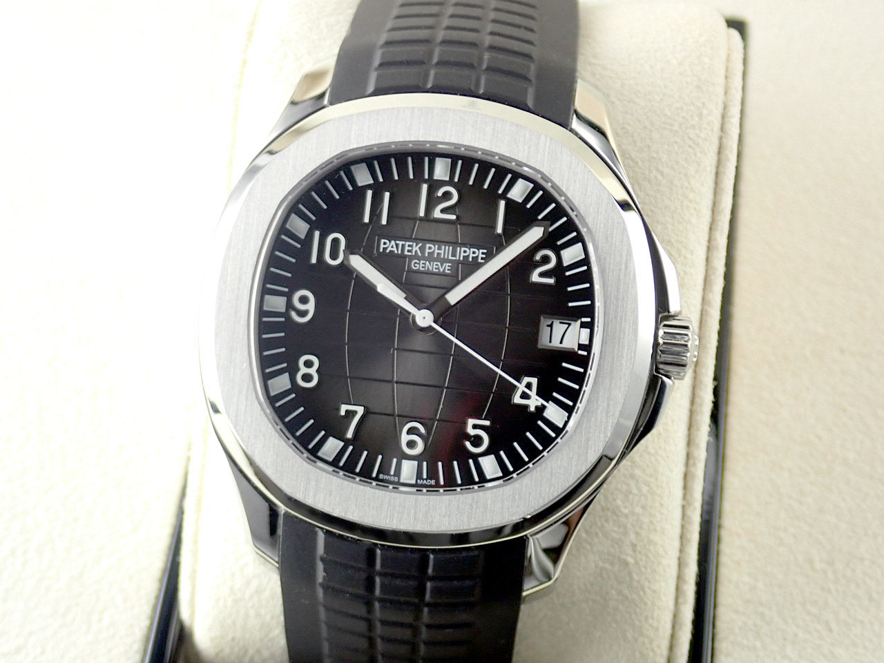 Patek Philippe Aquanaut Extra Large &lt;Warranty, Box, etc.&gt;