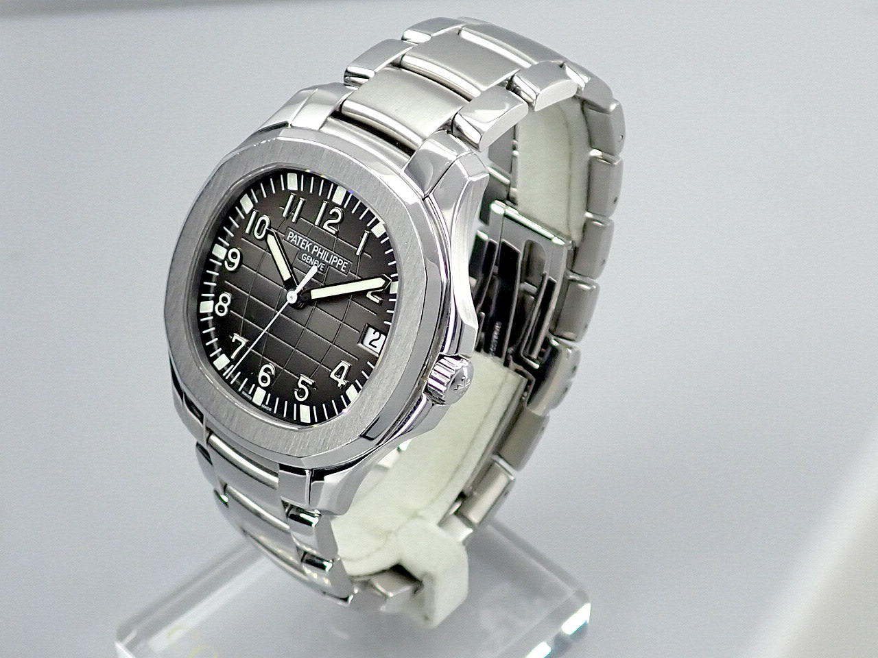 Patek Philippe Aquanaut Extra Large &lt;Warranty, Box, etc.&gt;