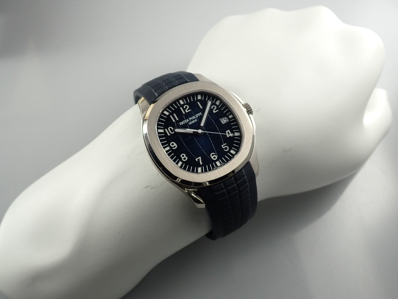 Patek Philippe Aquanaut &lt;Warranty, Box, etc.&gt;